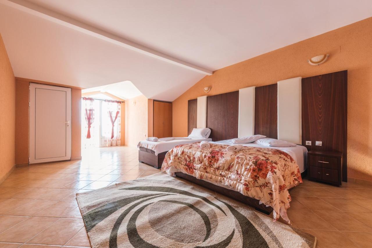 Christopher'S Apartments Ulcinj Exterior photo